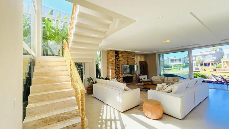 MELHOR CASA BEIRA LAGO DO CONDOMÍNIO MALIBU!!!: 5ª foto da galeria de imagens do imóvel