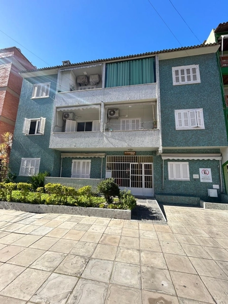 APTO NO CENTRO DE CAPAO DA CANOA, DUAS QUADRAS DO MAR: 1ª foto da galeria de imagens do imóvel