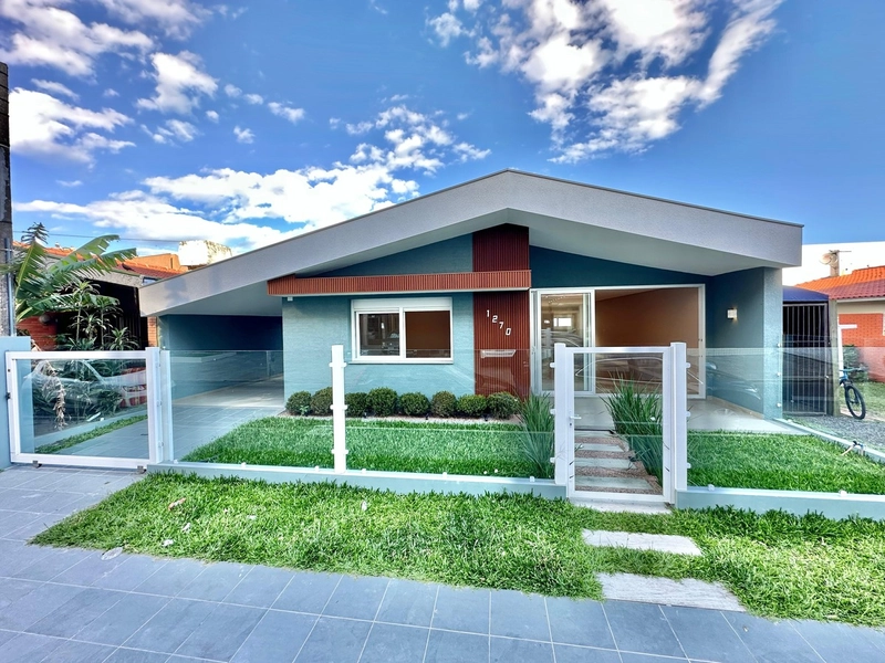 CASA ALTO PADRÃO NA BEIRA MAR DE CAPÃO DA CANOA: 1ª foto da galeria de imagens do imóvel