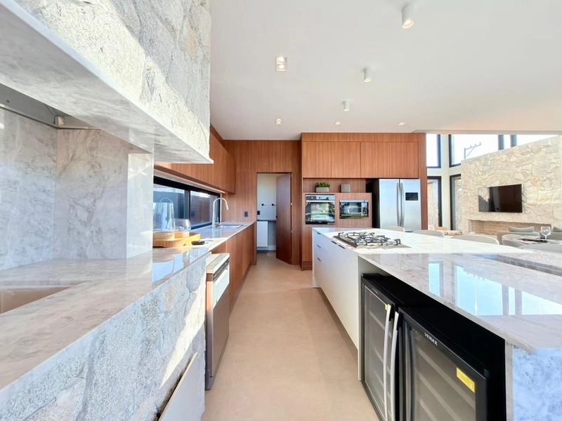 SOBRADO À BEIRA LAGO  ALTO PADRÃO - MOBILIADO & DECORADO: 12ª foto da galeria de imagens do imóvel