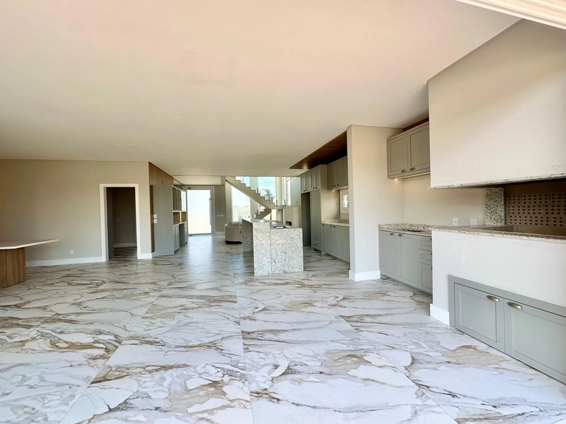 SOBRADO NEOCLÁSSICO À VENDA A BEIRA LAGO COM VISTA INCRÍVEL E JUNTO: 7ª foto da galeria de imagens do imóvel