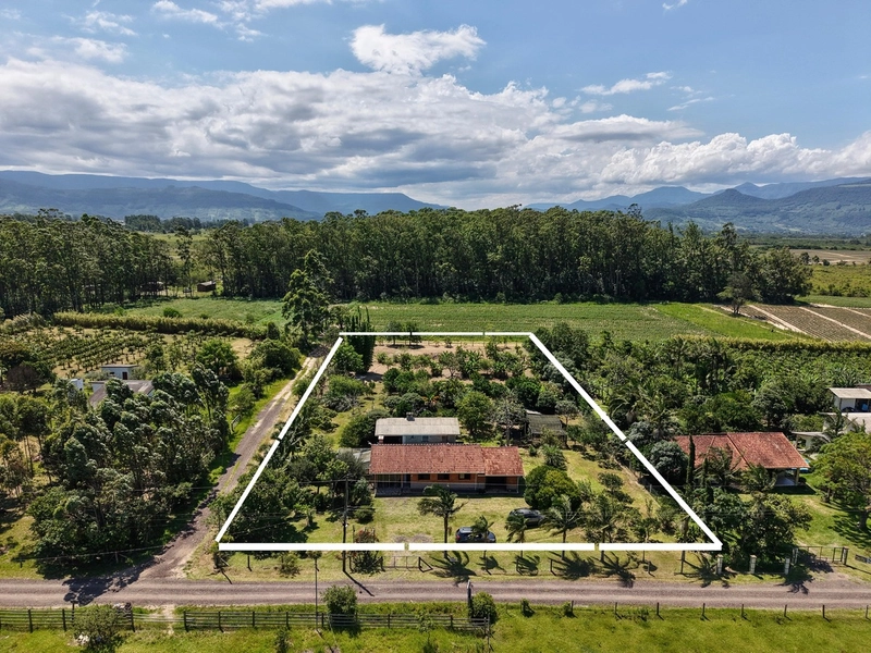 SÍTIO À VENDA CASA DE 124 M² ESCRITURADA: 1ª foto da galeria de imagens do imóvel