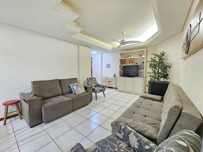 APARTAMENTO À VENDA EM FRENTE A PRAÇA FLAVIO BOIANOVSKI: 3ª foto da galeria de imagens do imóvel