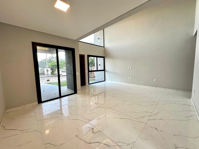 Casa de Alto Padrão com 3 Dormitórios no Bairro Zona Norte: 8ª foto da galeria de imagens do imóvel