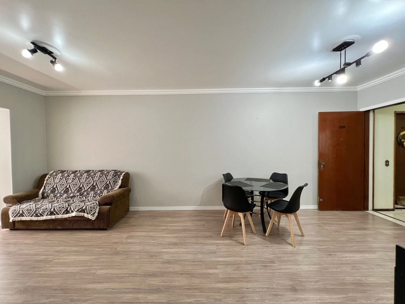 Apartamento 2 Quartos com Suíte - Frente à Praça Flavio Boianovski: 6ª foto da galeria de imagens do imóvel