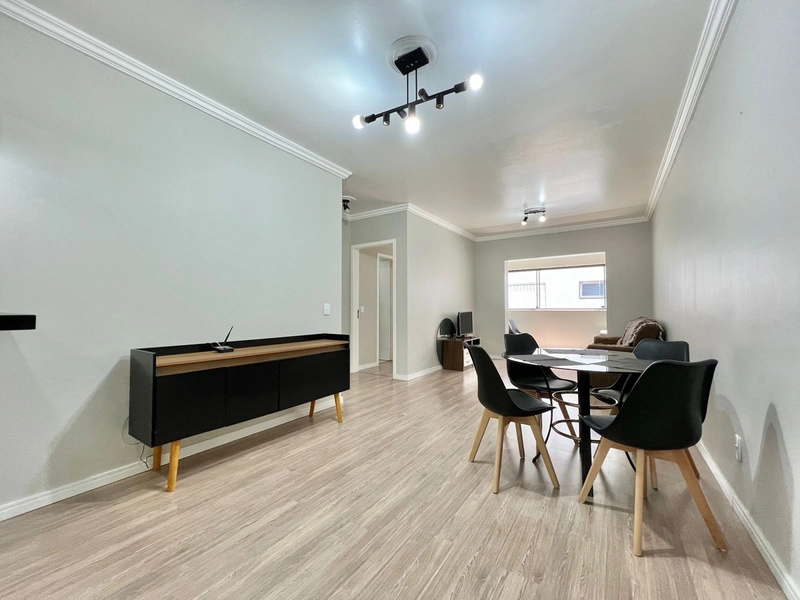 Apartamento 2 Quartos com Suíte - Frente à Praça Flavio Boianovski: 1ª foto da galeria de imagens do imóvel