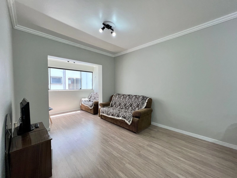Apartamento 2 Quartos com Suíte - Frente à Praça Flavio Boianovski: 3ª foto da galeria de imagens do imóvel