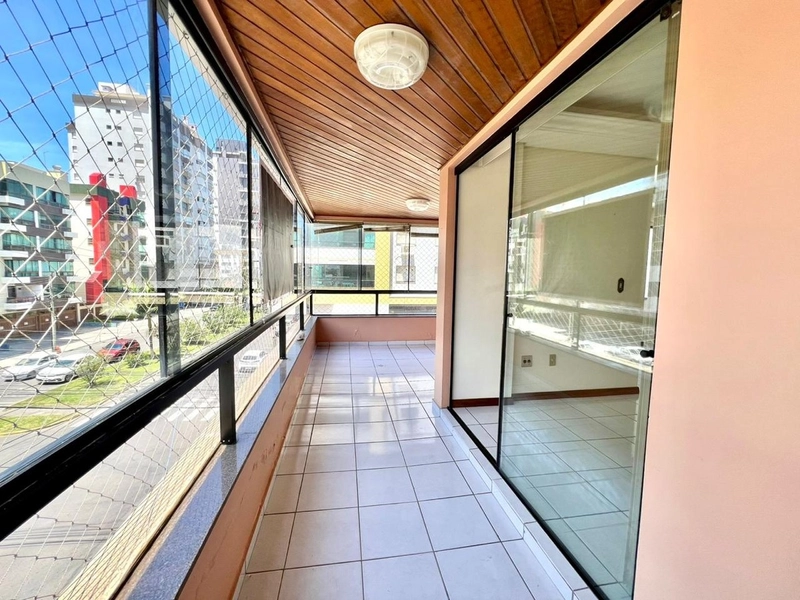 APARTAMENTO AMPLO DE 3 DORMITORIOS