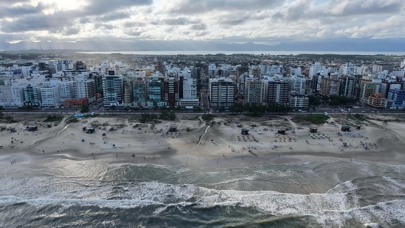 APARTAMENTO JUNTO À BEIRA MAR  PÉ NA AREIA: 24ª foto da galeria de imagens do imóvel