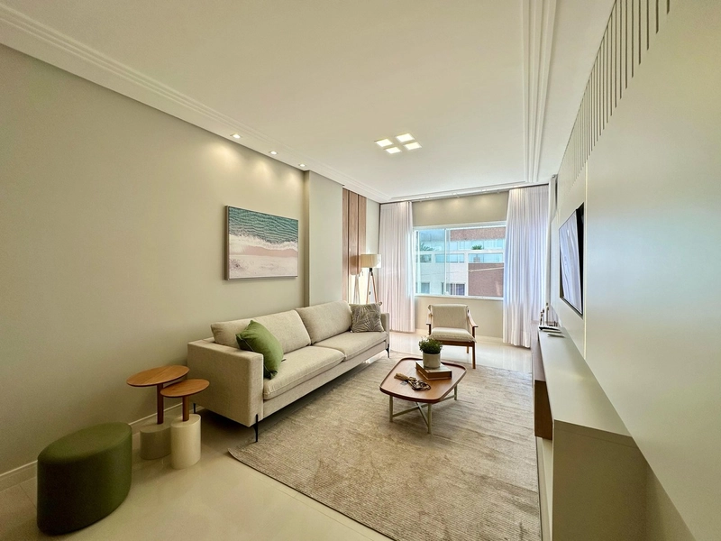 APARTAMENTO JUNTO À BEIRA MAR  PÉ NA AREIA: 2ª foto da galeria de imagens do imóvel