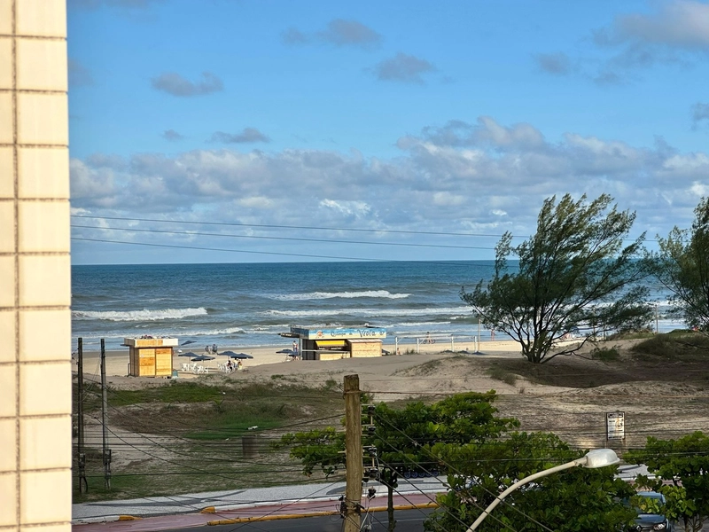 APARTAMENTO JUNTO À BEIRA MAR PÉ NA AREIA