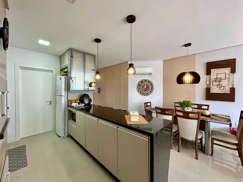 APARTAMENTO À VENDA DE FRENTE NA AVENIDA E COM VISTA  PARA O MAR!: 8ª foto da galeria de imagens do imóvel