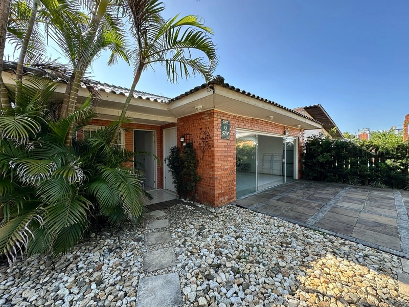 CASA EM ATLÂNTIDA À VENDA PRÓXIMO AO MAR (4 quadras): 3ª foto da galeria de imagens do imóvel