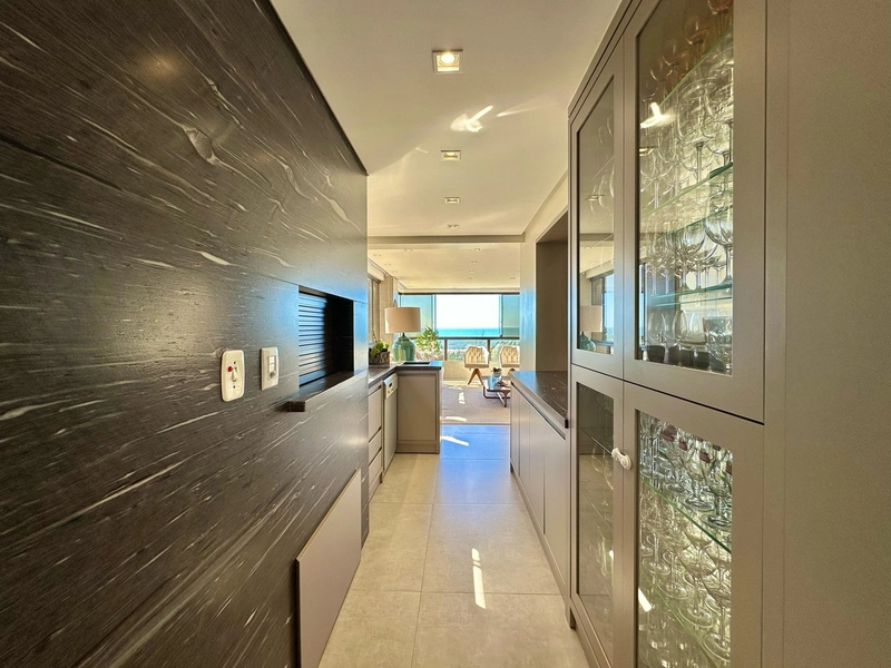 APARTAMENTO À VENDA COM SACADA DE FRENTE E VISTA INCRÍVEL PARA O MAR: 13ª foto da galeria de imagens do imóvel