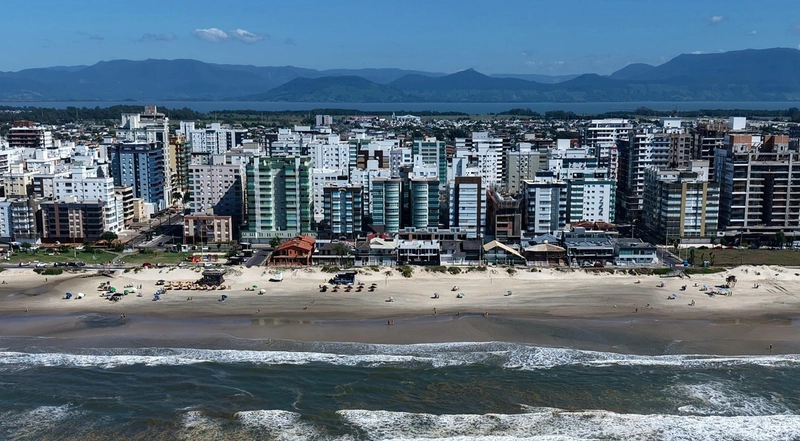 APARTAMENTO À VENDA EM CAPÃO DA CANOA DE FRENTE PARA O MAR: 30ª foto da galeria de imagens do imóvel