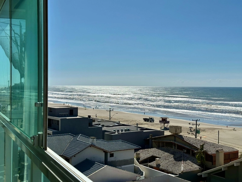 APARTAMENTO À VENDA EM CAPÃO DA CANOA DE FRENTE PARA O MAR: 1ª foto da galeria de imagens do imóvel