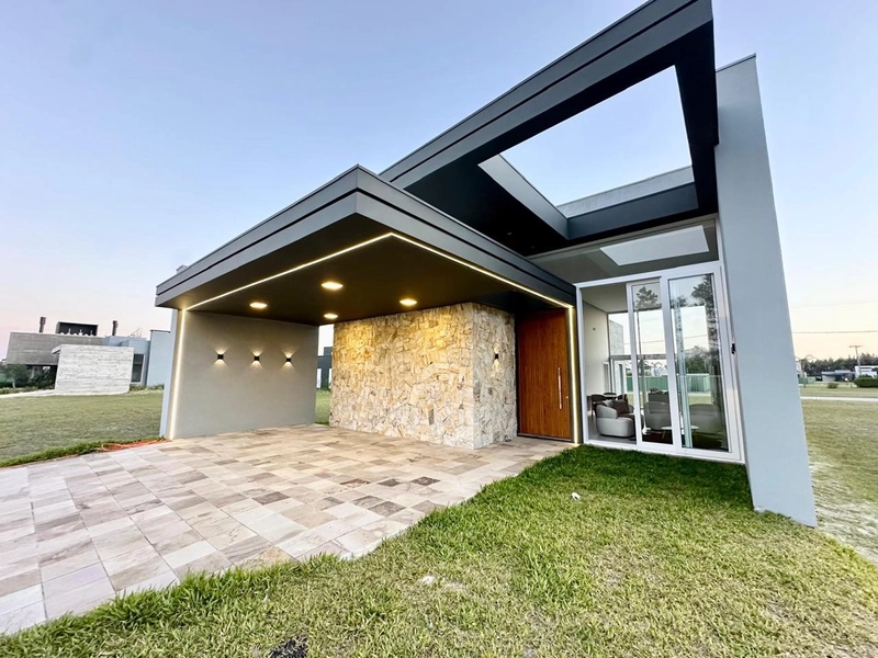 CASA À VENDA MOBILIADA E DECORADA EM CONDOMÍNIO | UM LAR PERFEITO: 4ª foto da galeria de imagens do imóvel