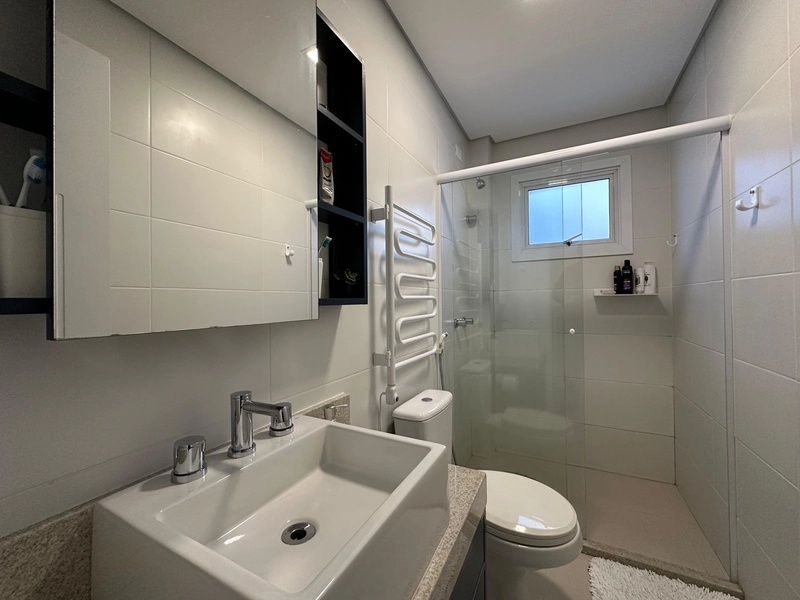 APARTAMENTO À VENDA COM TERRAÇO E VISTA PARA O MAR: 20ª foto da galeria de imagens do imóvel