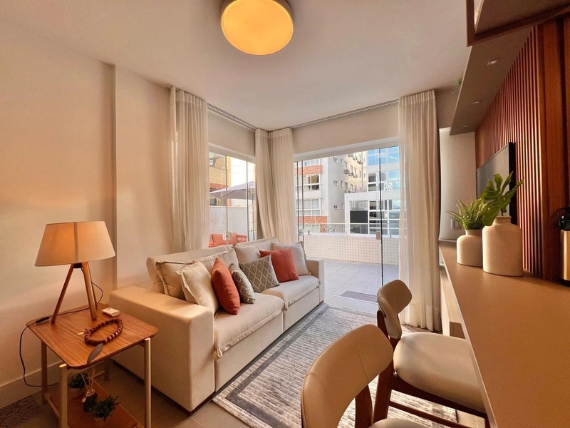APARTAMENTO DE FRENTE COM TERRAÇO!: 1ª foto da galeria de imagens do imóvel