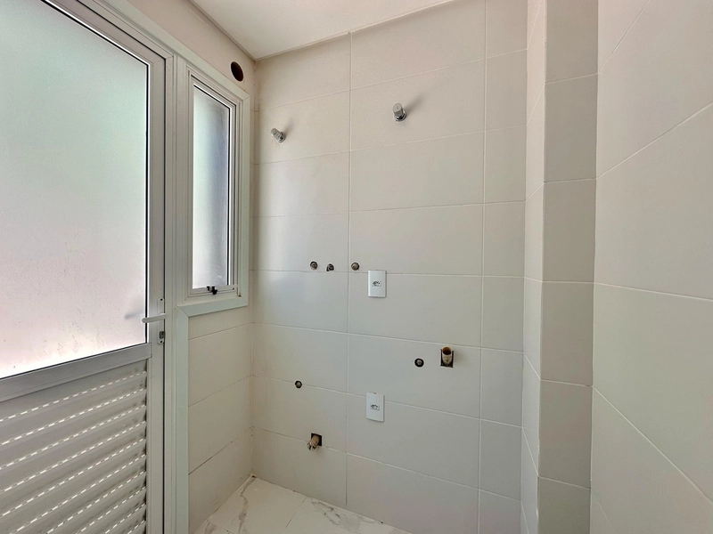 APARTAMENTO À VENDA COM TERRAÇO E INFRA COM  PISCINA E VISTA PARA O MA: 5ª foto da galeria de imagens do imóvel