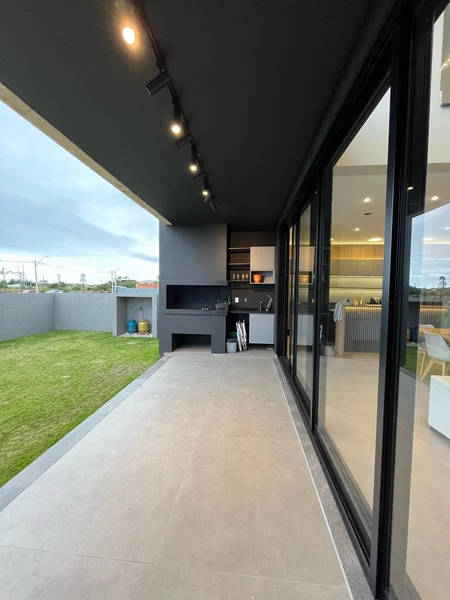 CASA COM PISCINA: 14ª foto da galeria de imagens do imóvel