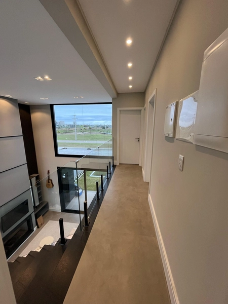 CASA COM PISCINA: 7ª foto da galeria de imagens do imóvel