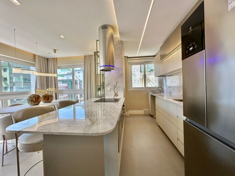 3 suítes decorado junto a praça Flavio Boianoviski: 16ª foto da galeria de imagens do imóvel