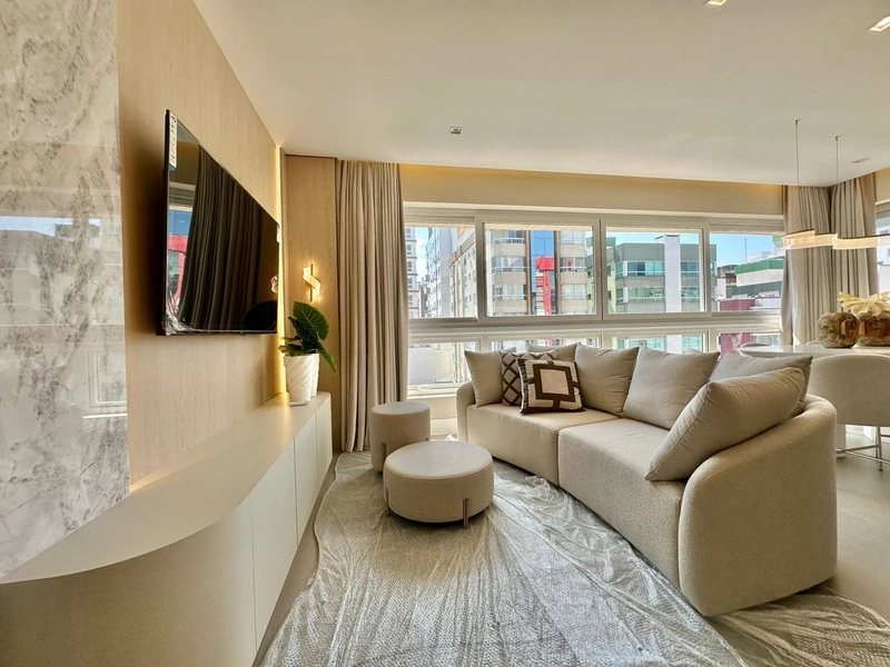 3 suítes decorado junto a praça Flavio Boianoviski: 5ª foto da galeria de imagens do imóvel