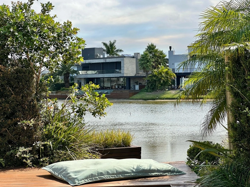 CASA TÉRREA À VENDA, CONDOMÍNIO MALIBU COM VISTA PARA O LAGO: 15ª foto da galeria de imagens do imóvel