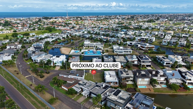LOTE À VENDA PRÓXIMO AO LAGO E CLUBE: 3ª foto da galeria de imagens do imóvel