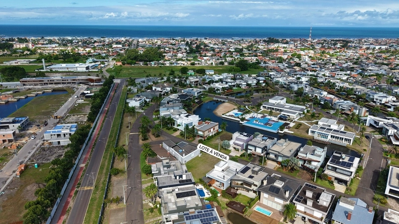 LOTE À VENDA PRÓXIMO AO LAGO E CLUBE: 5ª foto da galeria de imagens do imóvel