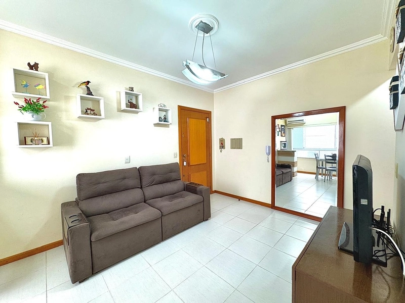 APARTAMENTO À AVENDA AO LADO DA PRAÇA FLÁVIO BOIANOVSKI: 2ª foto da galeria de imagens do imóvel