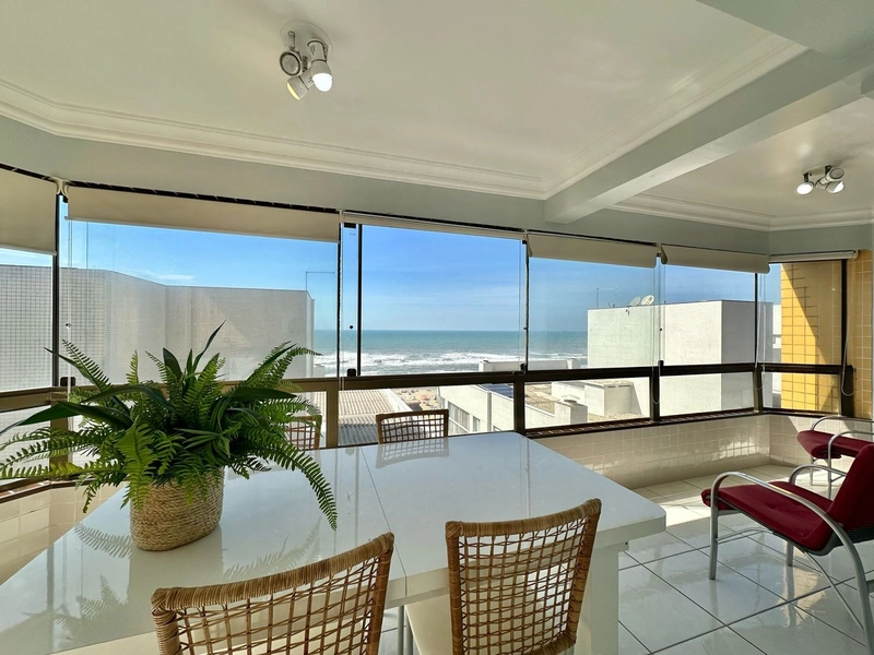 Apartamento a venda com sacada vista mar!: 1ª foto da galeria de imagens do imóvel