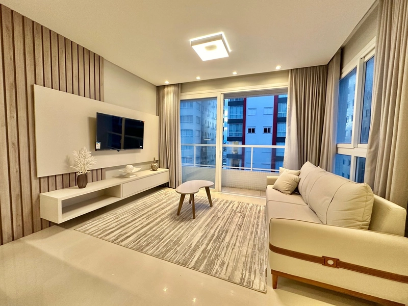 APARTAMENTO À VENDA MOBILIADO E DECORADO EM CAPÃO DA CANOA: 3ª foto da galeria de imagens do imóvel