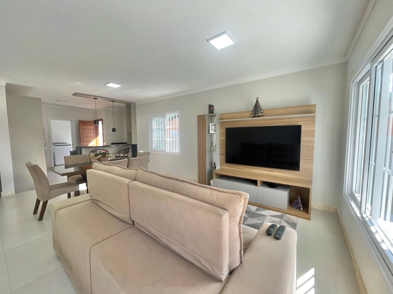 Casa a venda no centro de Capão da Canoa!: 6ª foto da galeria de imagens do imóvel