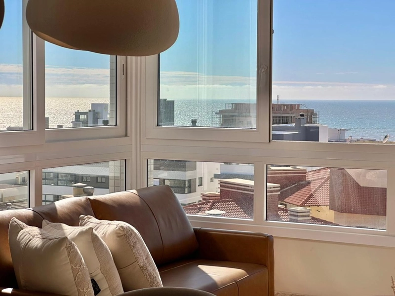 APARTAMENTO COM PÉ DIREITO DUPLO  À VENDA EM CAPÃO DA CANOA: 3ª foto da galeria de imagens do imóvel