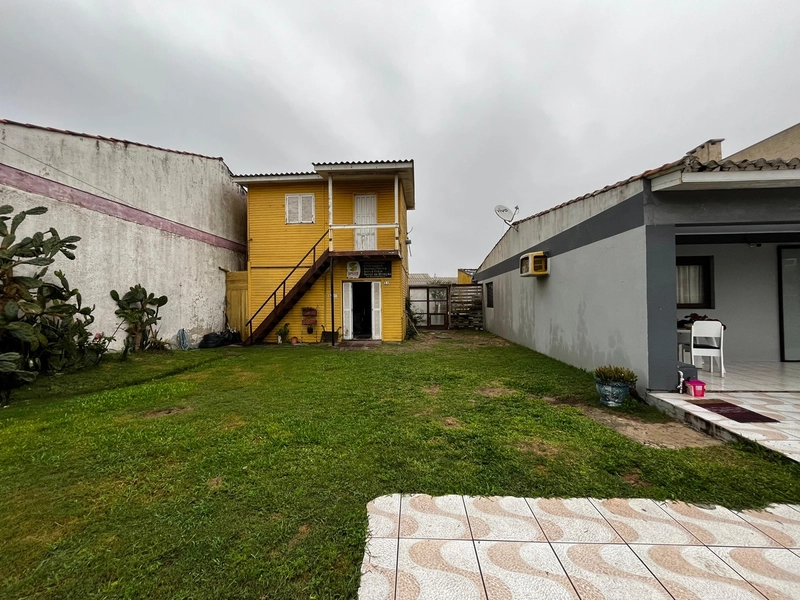 Casa com 04 dormitórios a 30 metros do mar: 5ª foto da galeria de imagens do imóvel