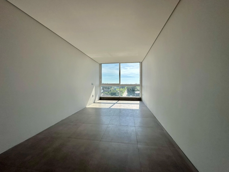 APARTAMENTO DE 2 DORMITÓRIOS C/ SUITE, DE FRENTE PARA AVENIDA E LINDA: 3ª foto da galeria de imagens do imóvel