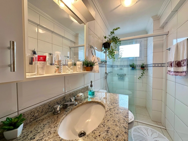 APARTAMENTO MOBILIADO - SACADA DE FRENTE - AMPLO: 9ª foto da galeria de imagens do imóvel