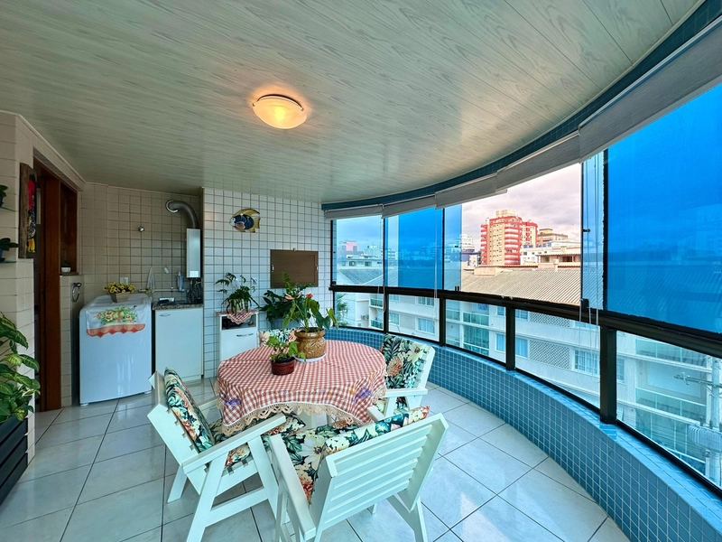APARTAMENTO MOBILIADO - SACADA DE FRENTE - AMPLO: 2ª foto da galeria de imagens do imóvel