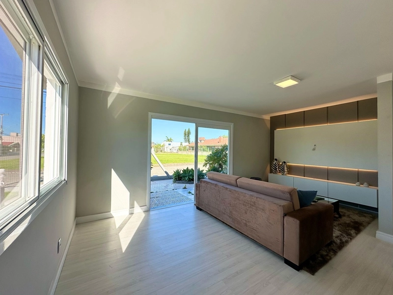 CASA PERTINHO DO MAR EM XANGRI-LÁ À VENDA !!!: 4ª foto da galeria de imagens do imóvel