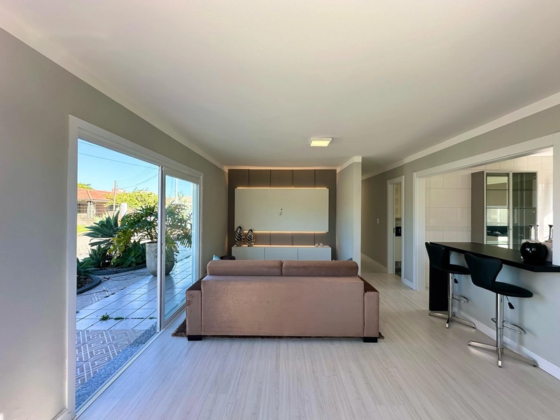 CASA PERTINHO DO MAR EM XANGRI-LÁ À VENDA !!!: 2ª foto da galeria de imagens do imóvel