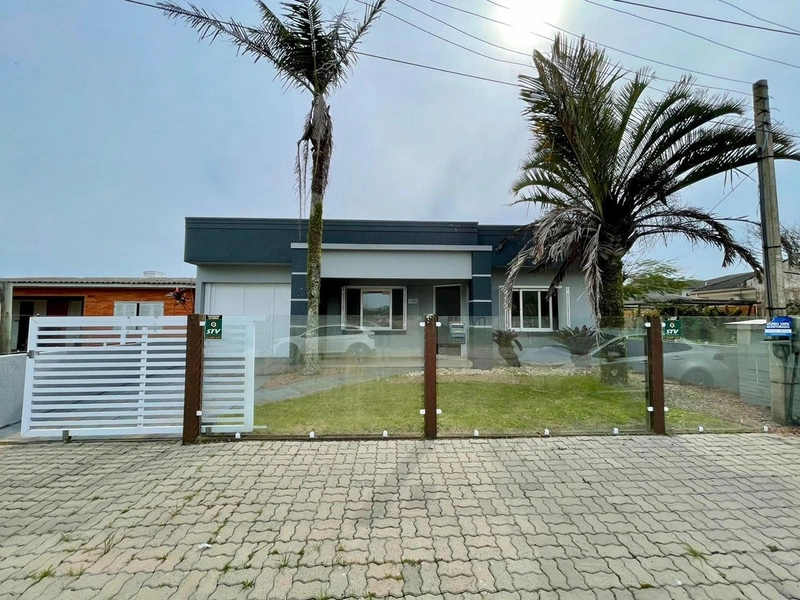 Excelente casa no Centro de Xangri-lá!: 1ª foto da galeria de imagens do imóvel