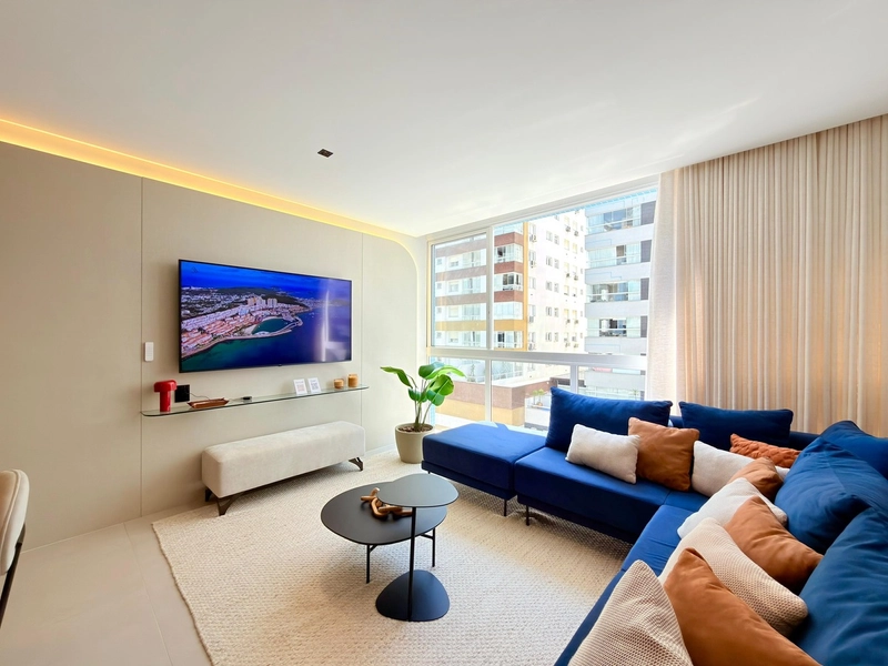 APARTAMENTO E FINAMENTE MOBILIADO E DECORADO NO BAIRRO NAVEGANTES: 2ª foto da galeria de imagens do imóvel