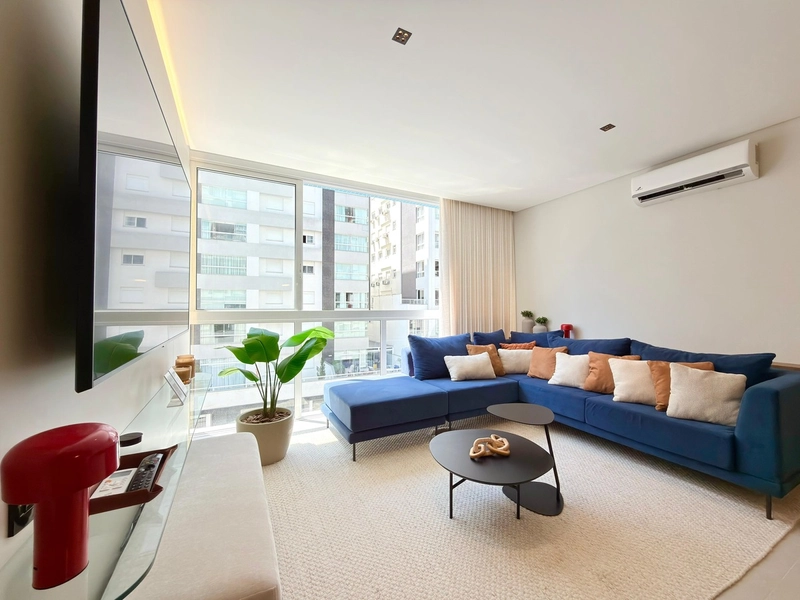 APARTAMENTO E FINAMENTE MOBILIADO E DECORADO NO BAIRRO NAVEGANTES