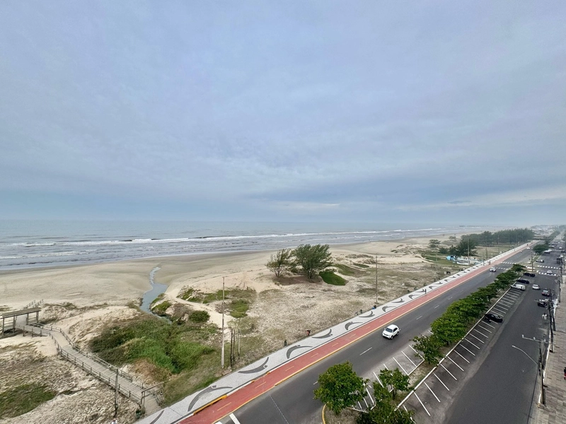 SACADA DE FRENTE PARA BEIRA MAR E CALÇADÃO: 5ª foto da galeria de imagens do imóvel