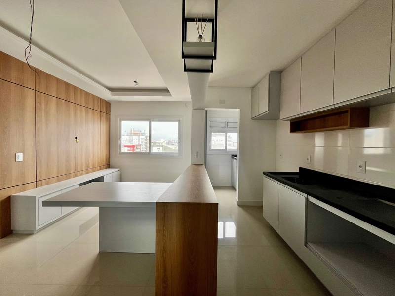 Apartamento liberado junto a Praça e Avenida: 4ª foto da galeria de imagens do imóvel