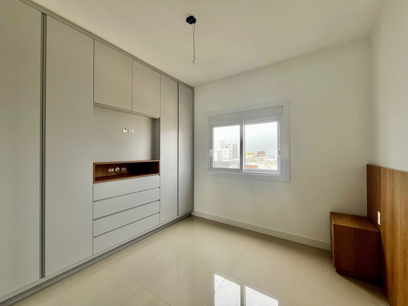 Apartamento liberado junto a Praça e Avenida: 7ª foto da galeria de imagens do imóvel