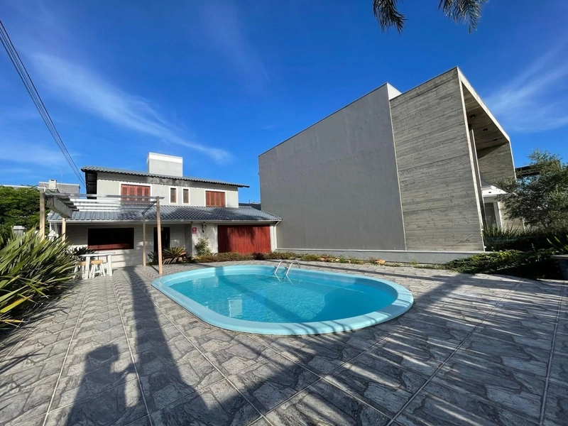 Casa em bairro bem povoado o ano inteiro: 1ª foto da galeria de imagens do imóvel