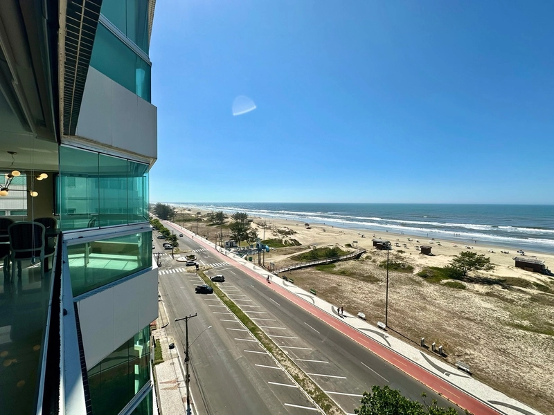 APARTAMENTO RARIDADE À VENDA NA BEIRA-MAR EM CAPÃO DA CANOA!: 3ª foto da galeria de imagens do imóvel